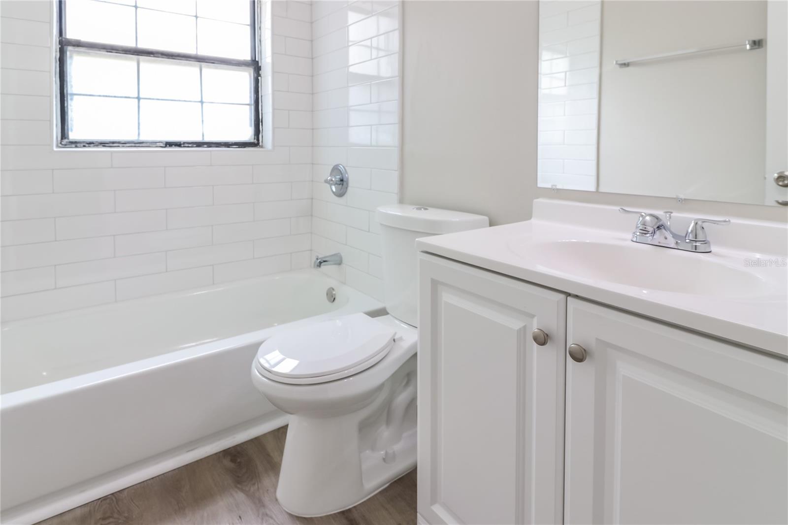 Image 12 of 16 For 3914 Deleuil Avenue