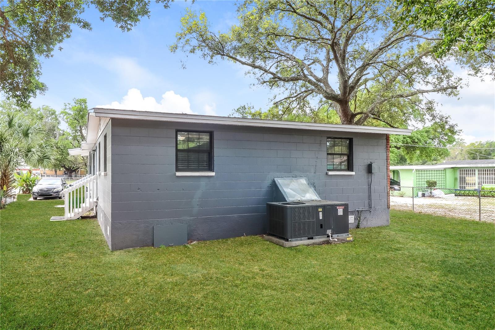 Image 14 of 16 For 3914 Deleuil Avenue