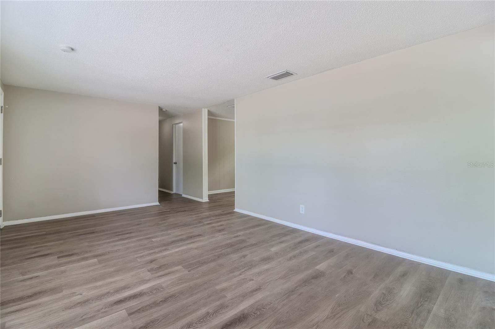 Image 4 of 16 For 3914 Deleuil Avenue