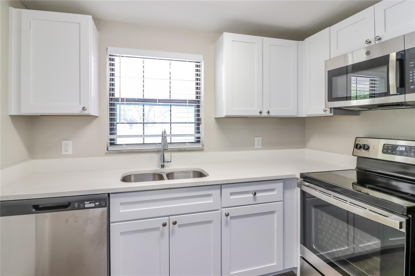 Image 7 of 16 For 3914 Deleuil Avenue