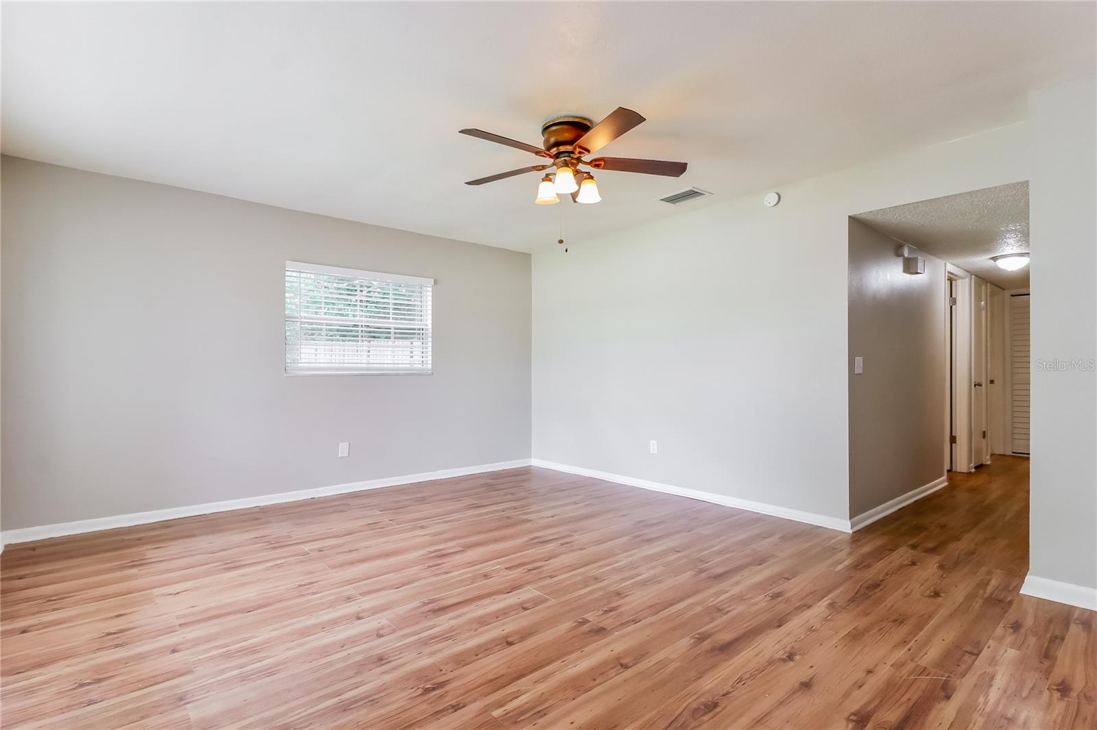 Image 3 of 16 For 7303 Willow Park Drive