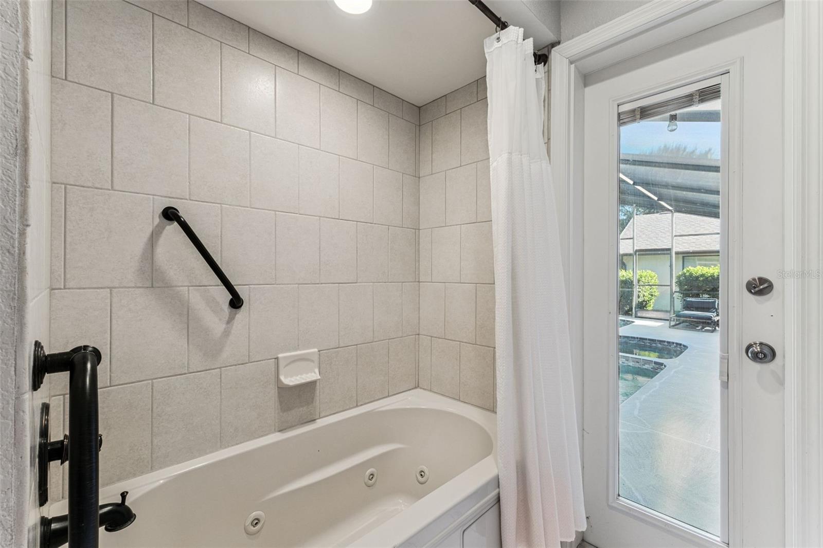 Image 28 of 44 For 1712 Golfside Drive