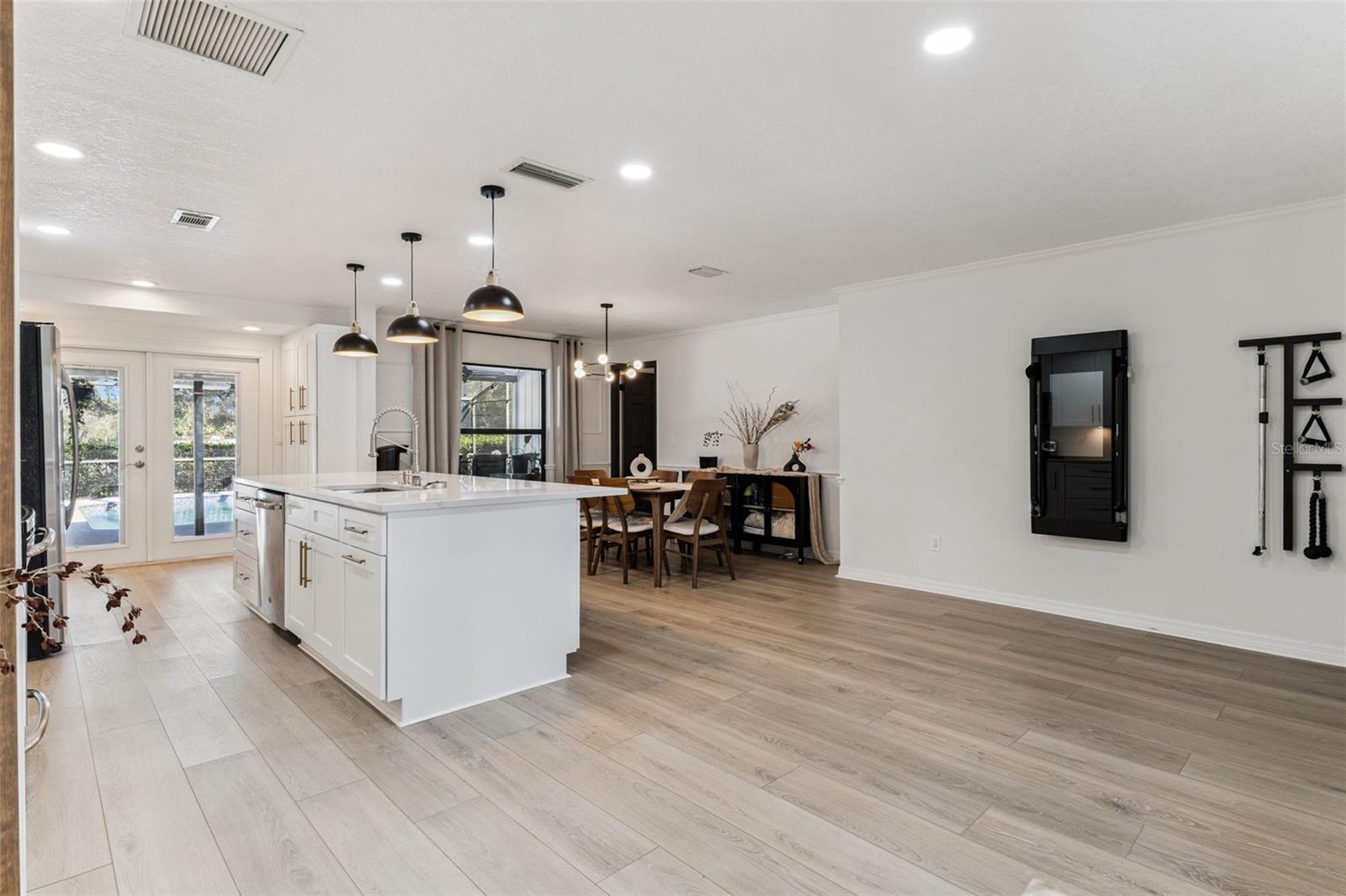 Image 7 of 44 For 1712 Golfside Drive