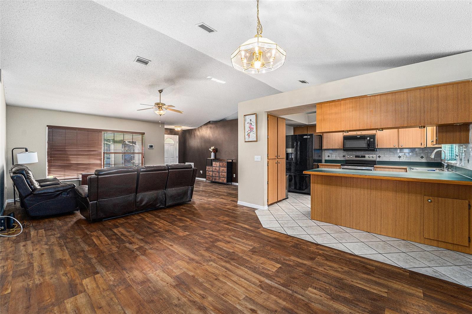 Image 11 of 35 For 518 Cr 312