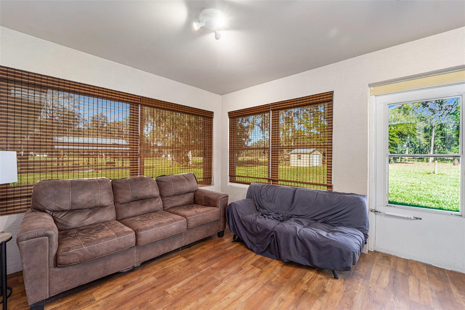 Image 17 of 35 For 518 Cr 312