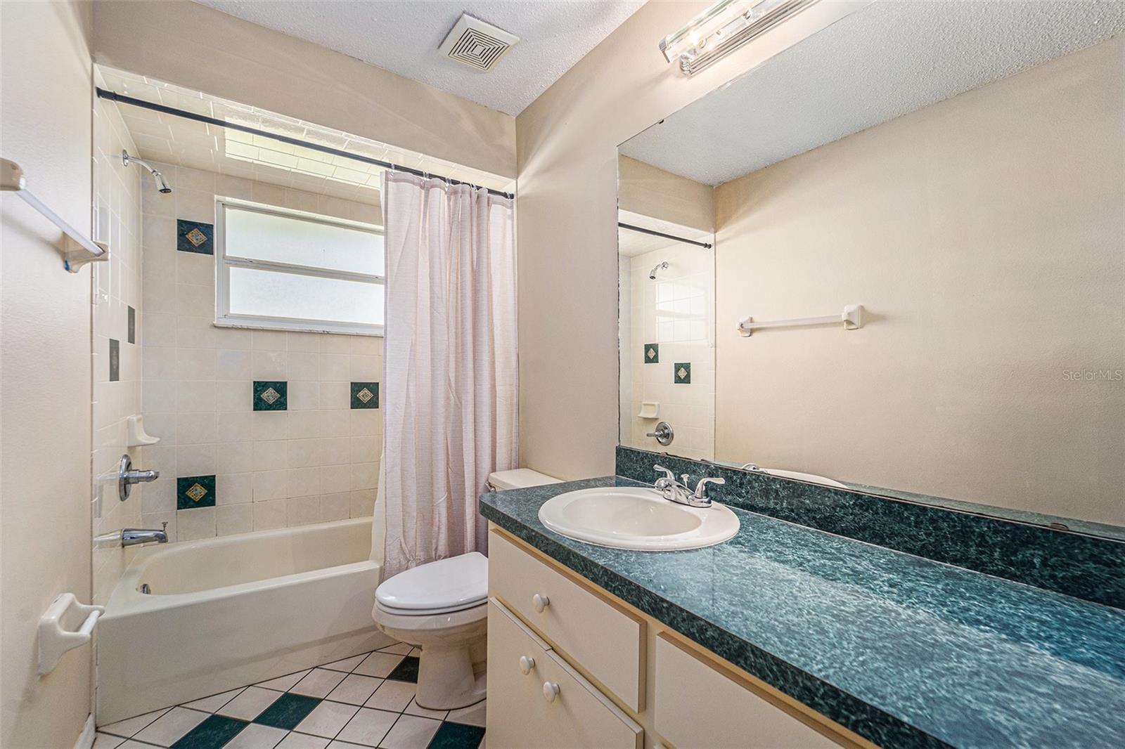 Image 31 of 35 For 518 Cr 312