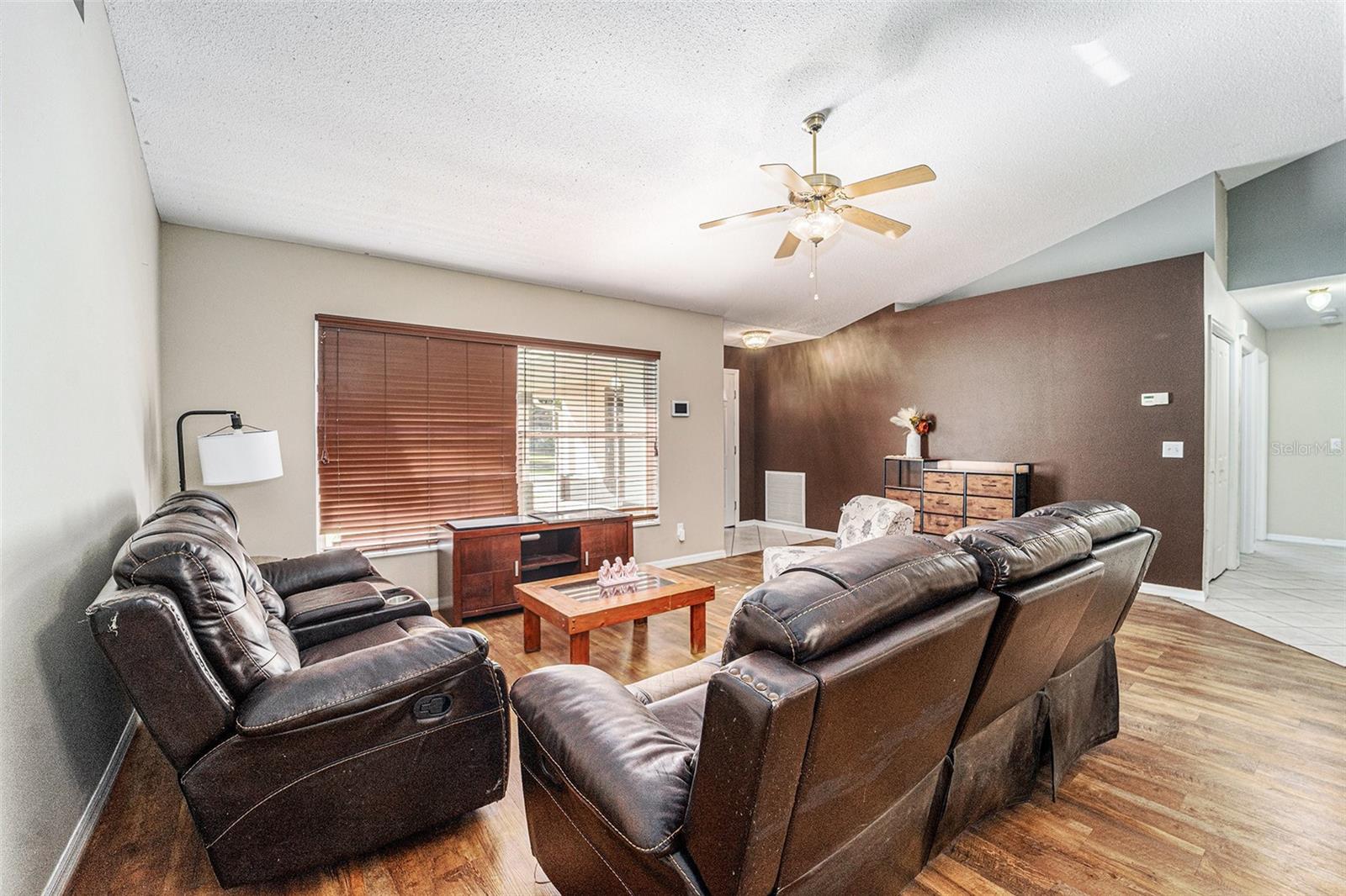 Image 7 of 35 For 518 Cr 312