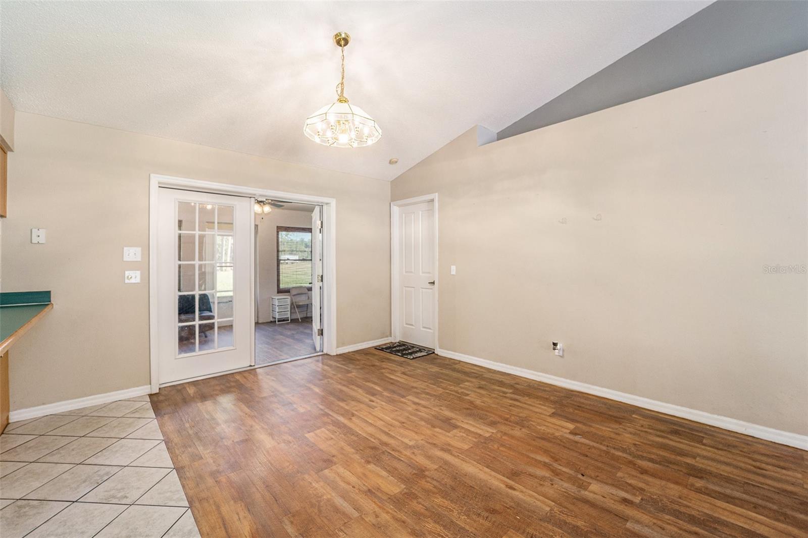 Image 8 of 35 For 518 Cr 312