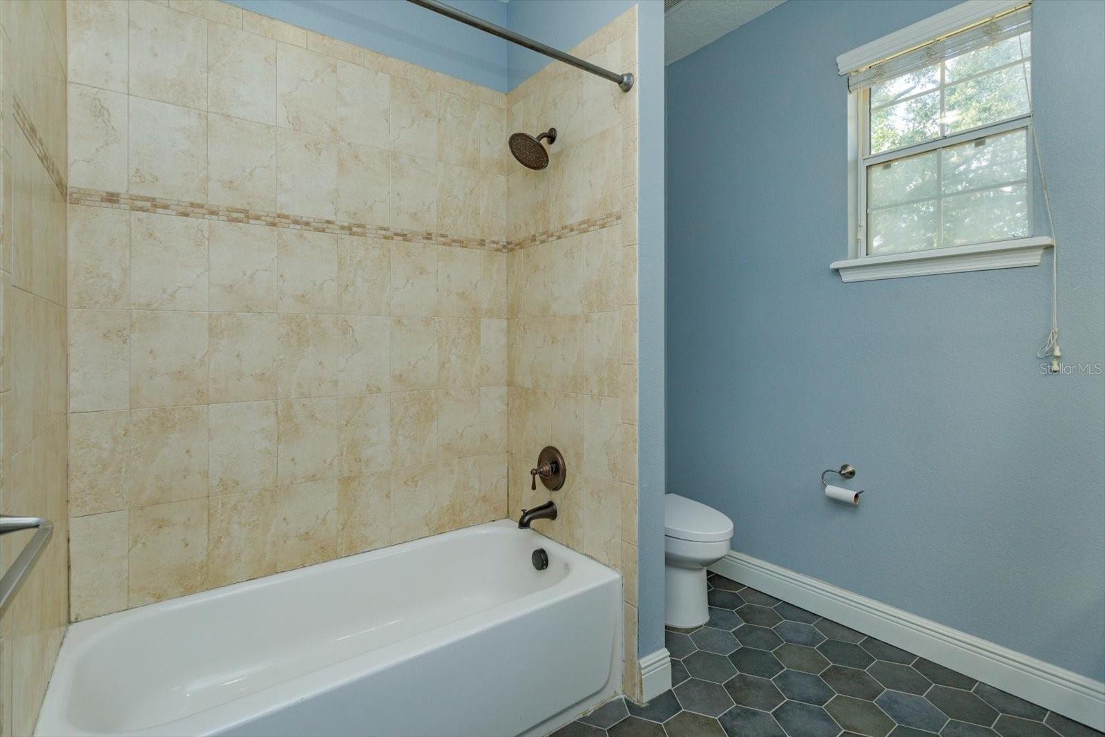 Image 18 of 24 For 41 Spruce Street