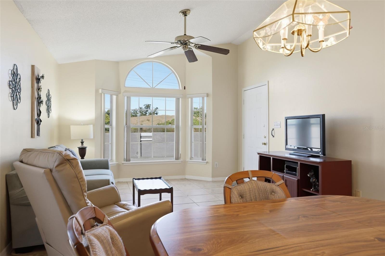 Image 11 of 35 For 270 San Gabriel Street