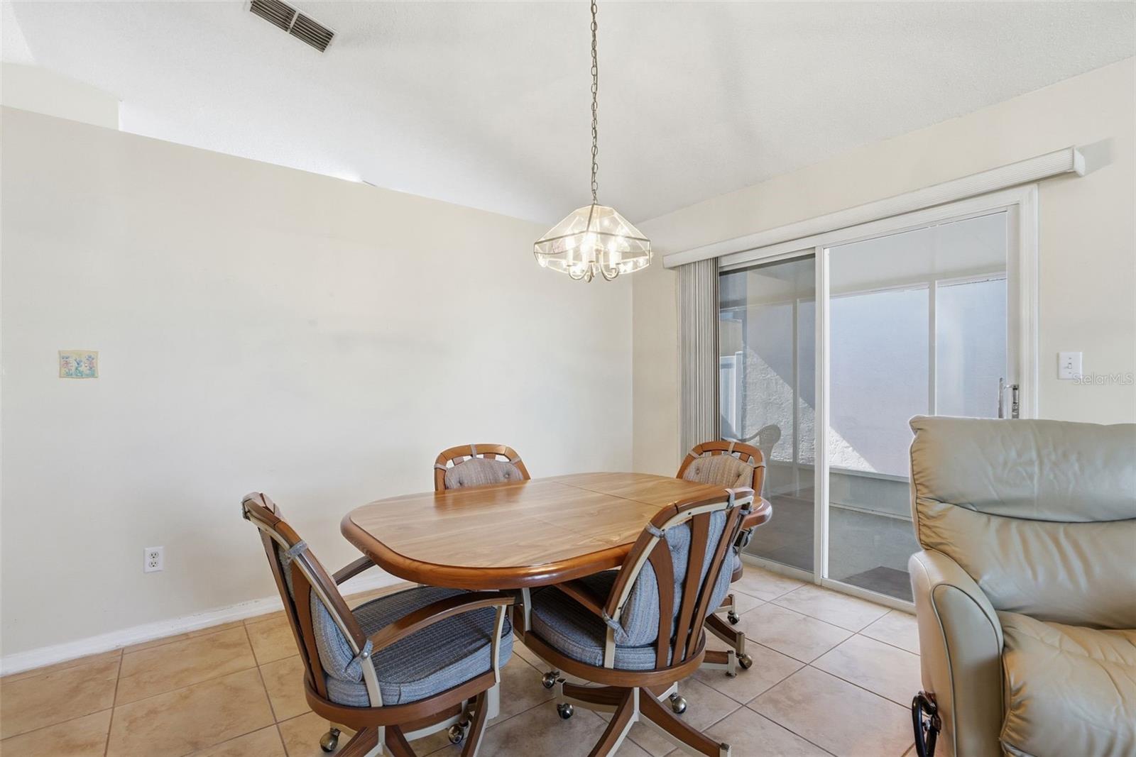 Image 13 of 35 For 270 San Gabriel Street