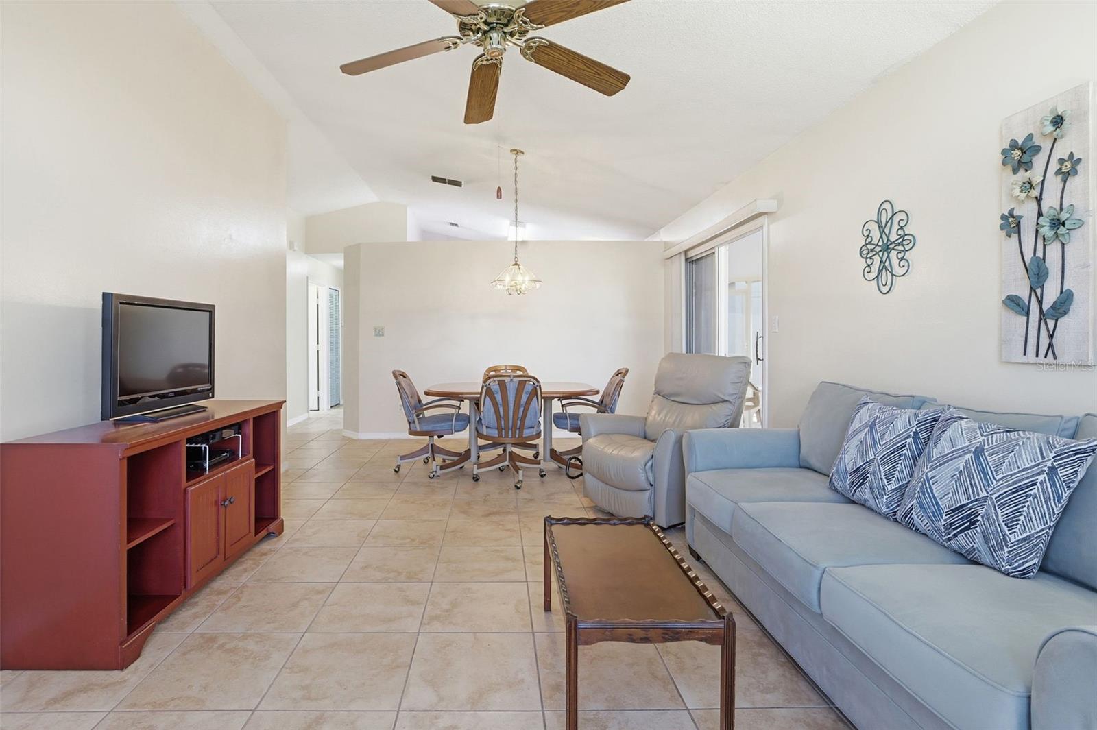 Image 7 of 35 For 270 San Gabriel Street