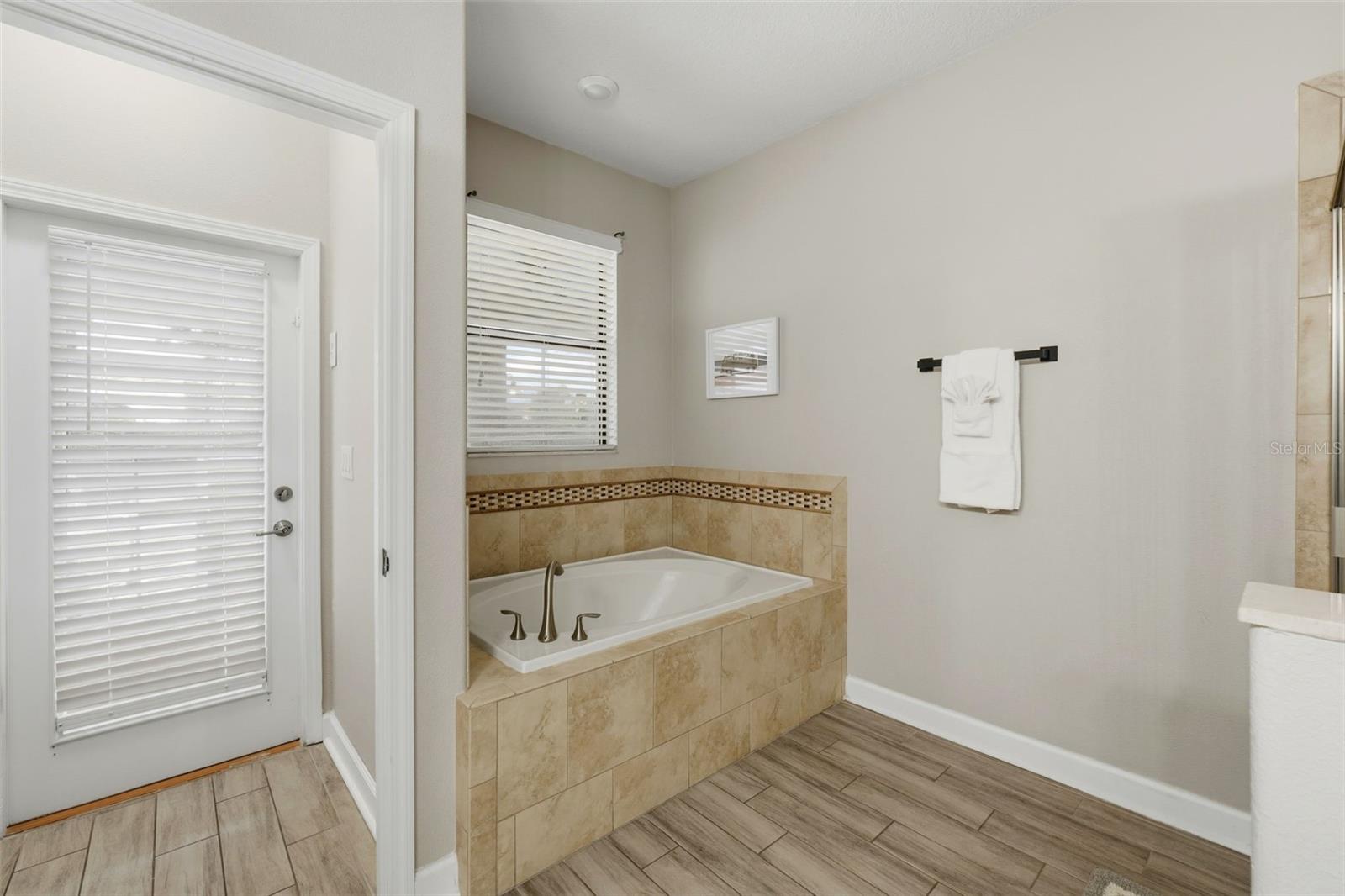 Image 23 of 59 For 1408 Moon Valley Drive