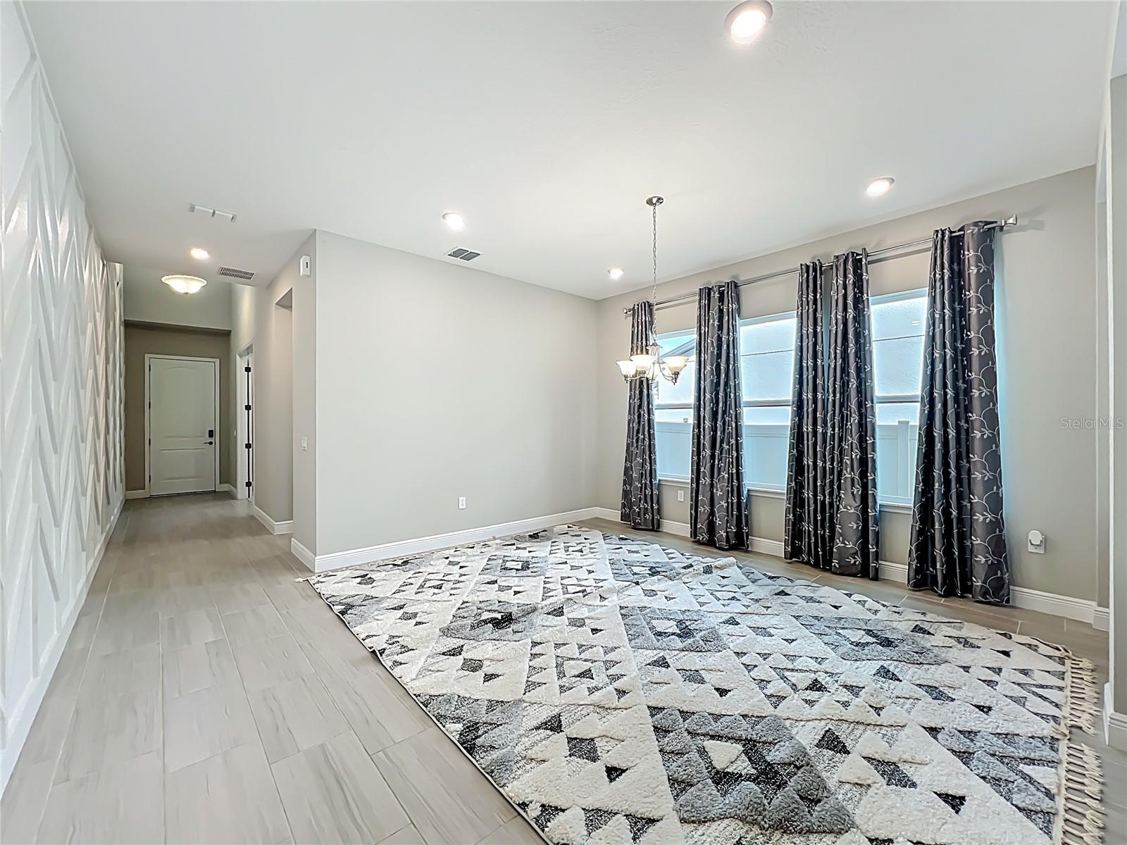 Image 12 of 72 For 9929 Summerlake Groves Street