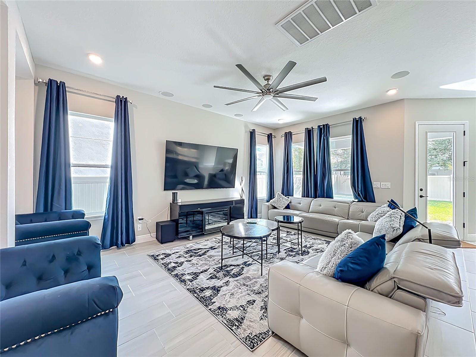 Image 13 of 72 For 9929 Summerlake Groves Street