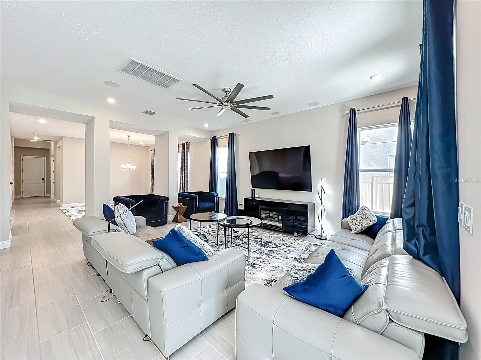 Image 14 of 72 For 9929 Summerlake Groves Street