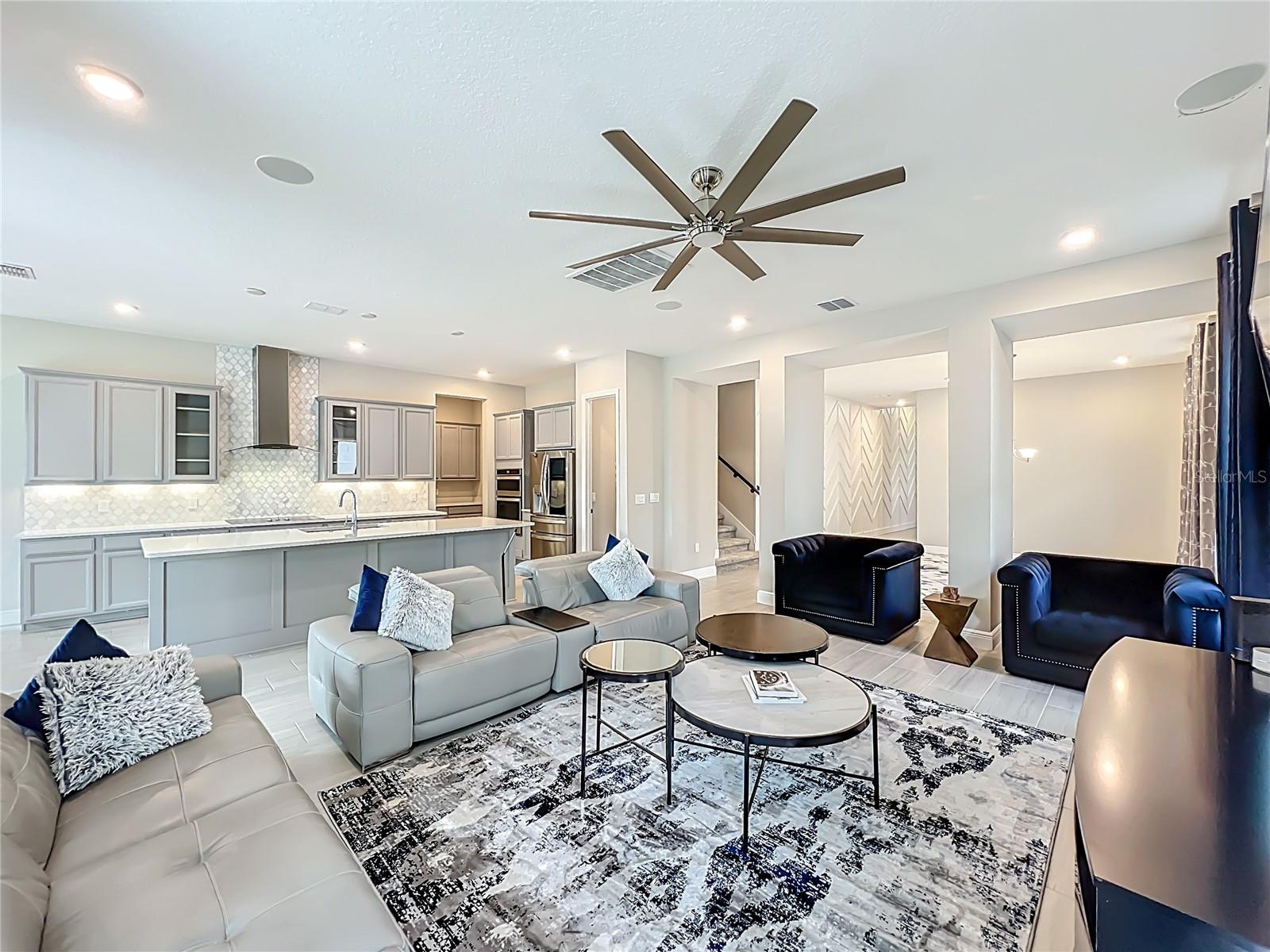 Image 15 of 72 For 9929 Summerlake Groves Street