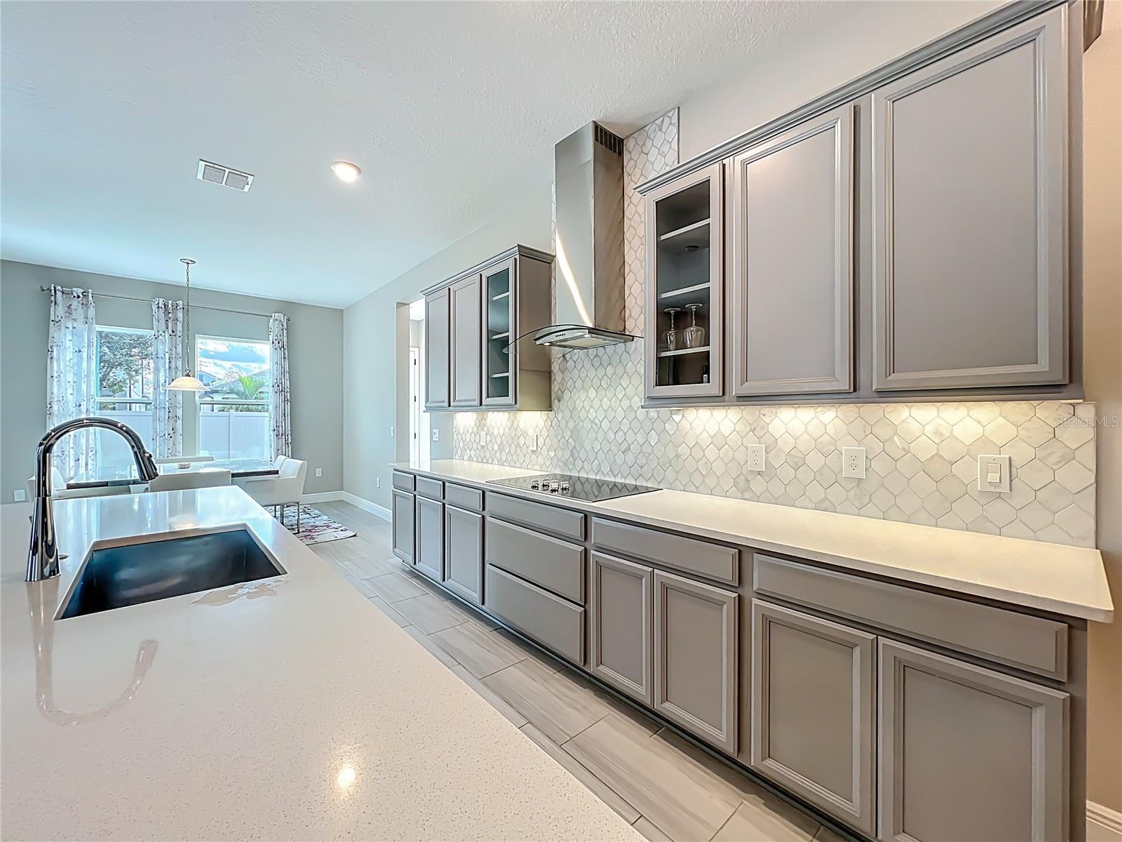 Image 18 of 72 For 9929 Summerlake Groves Street