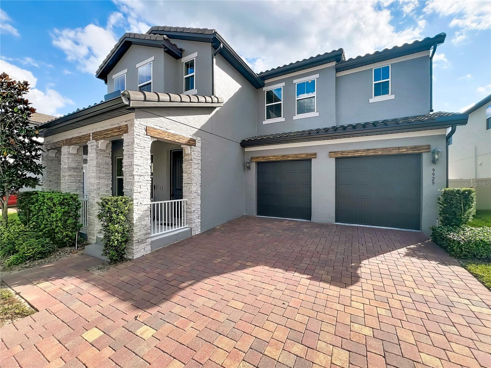 Image 2 of 72 For 9929 Summerlake Groves Street