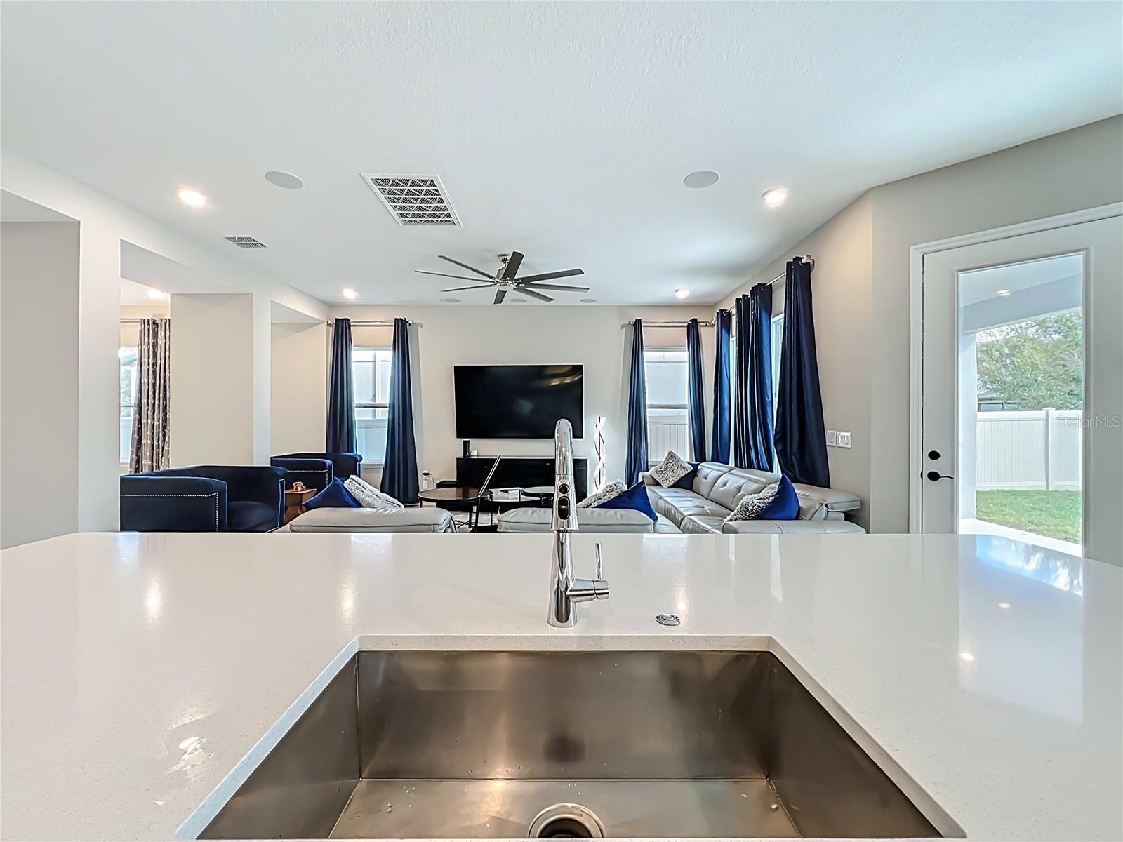 Image 20 of 72 For 9929 Summerlake Groves Street