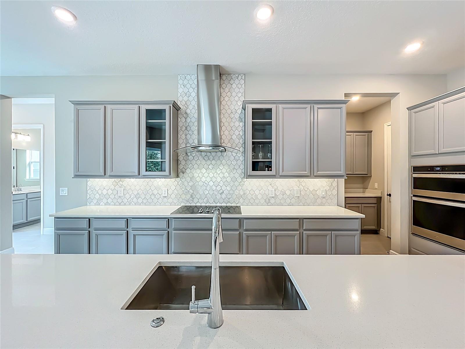 Image 22 of 72 For 9929 Summerlake Groves Street