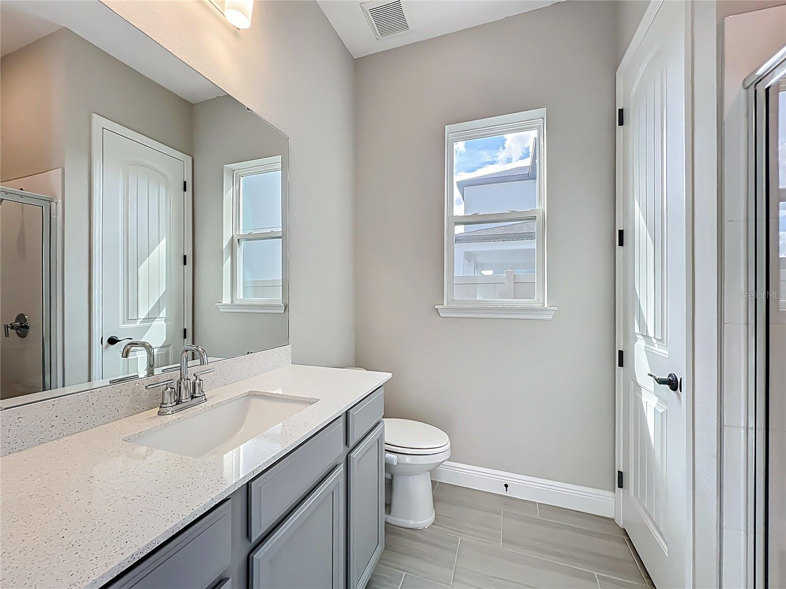 Image 31 of 72 For 9929 Summerlake Groves Street