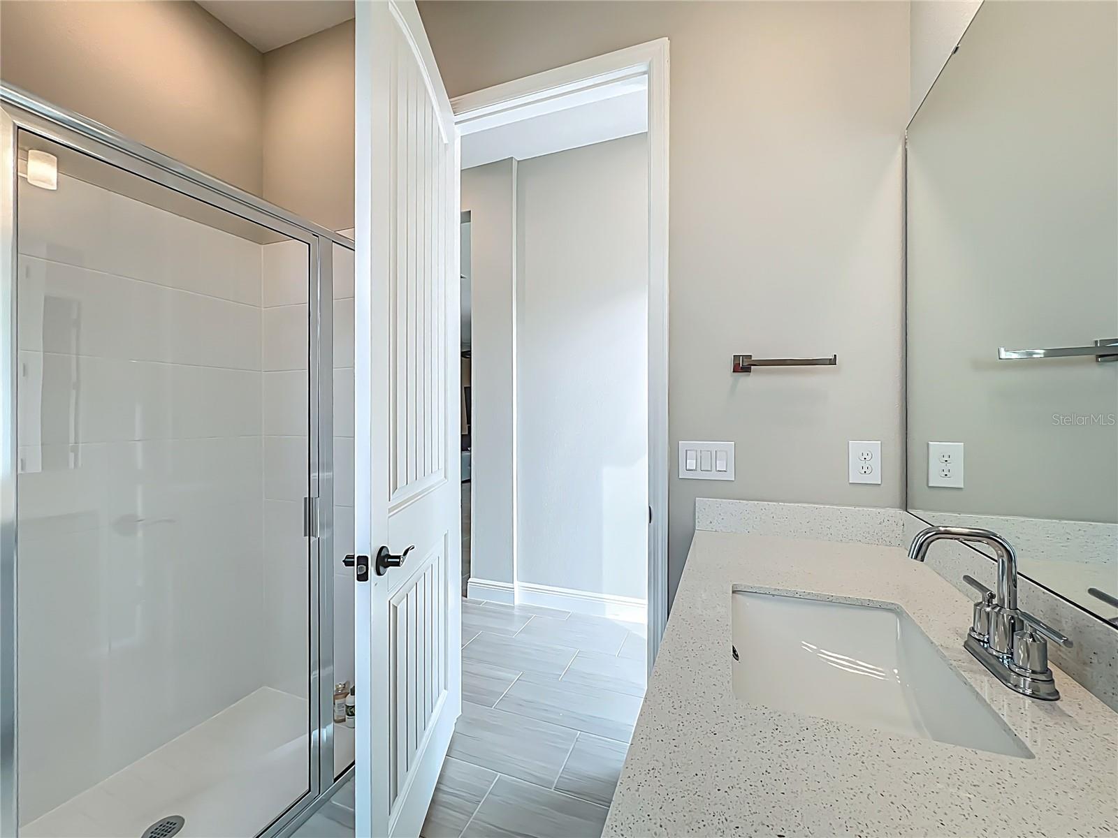 Image 32 of 72 For 9929 Summerlake Groves Street