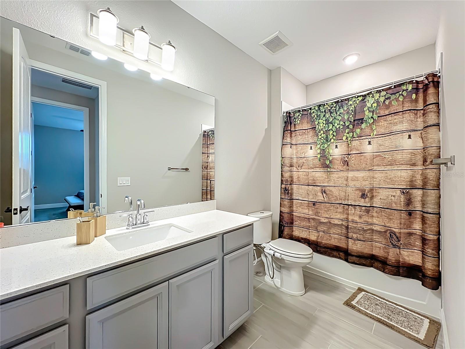 Image 35 of 72 For 9929 Summerlake Groves Street