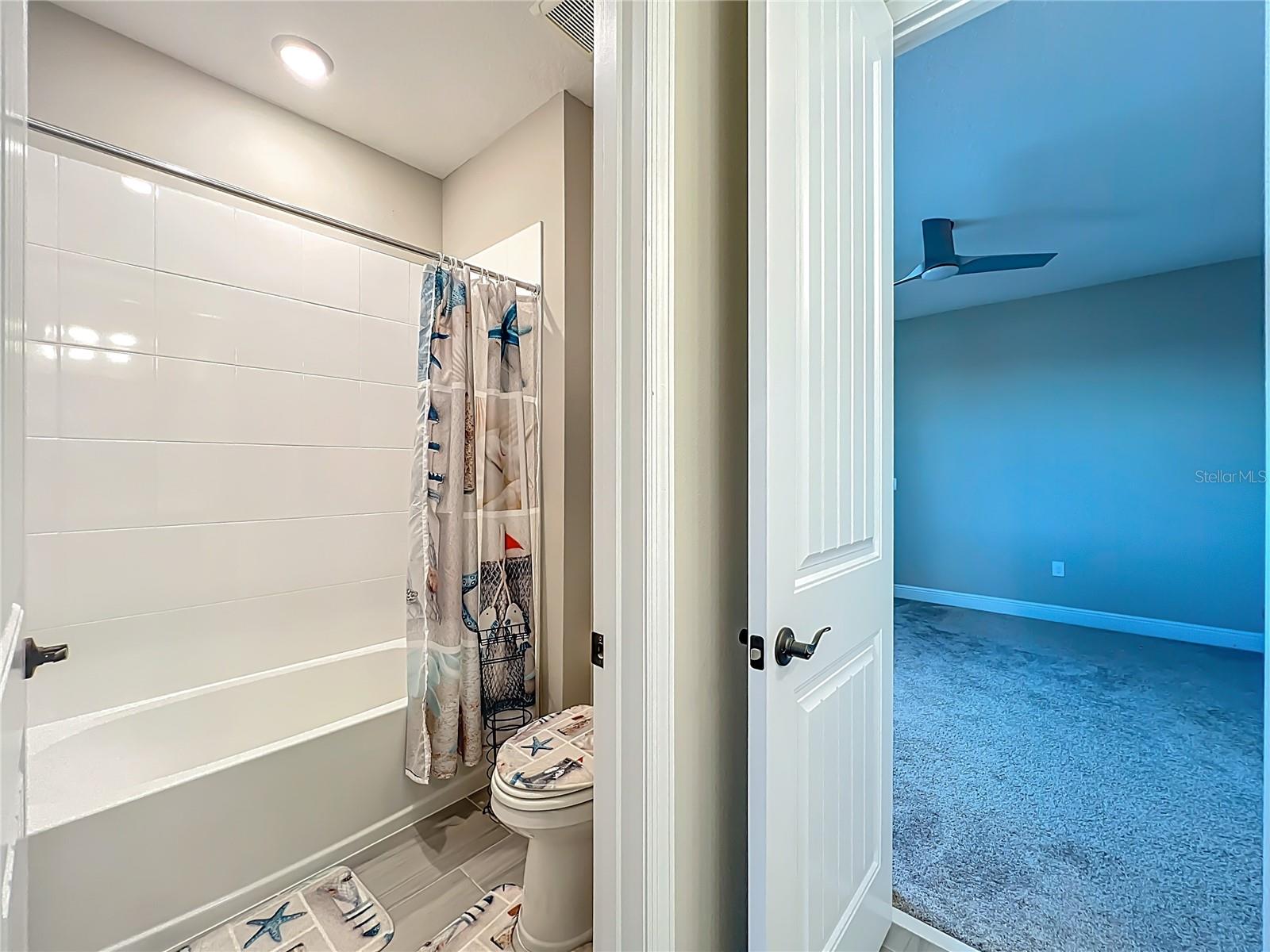 Image 47 of 72 For 9929 Summerlake Groves Street