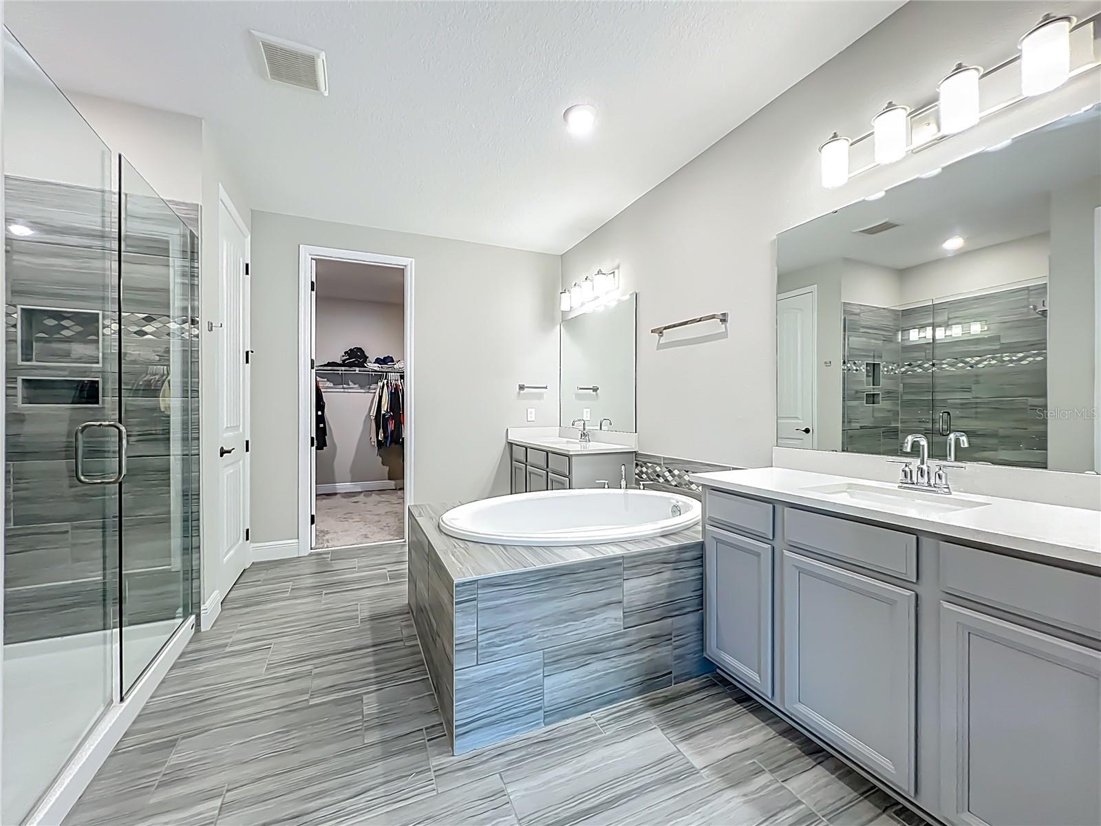 Image 59 of 72 For 9929 Summerlake Groves Street