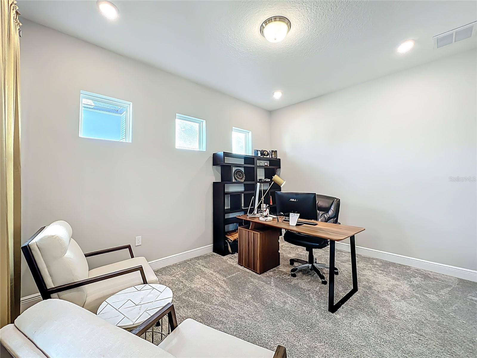 Image 8 of 72 For 9929 Summerlake Groves Street