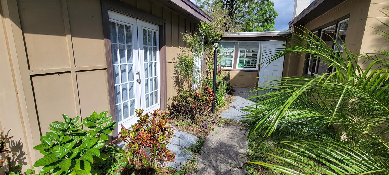 Image 2 of 9 For 4425 Fairview Avenue