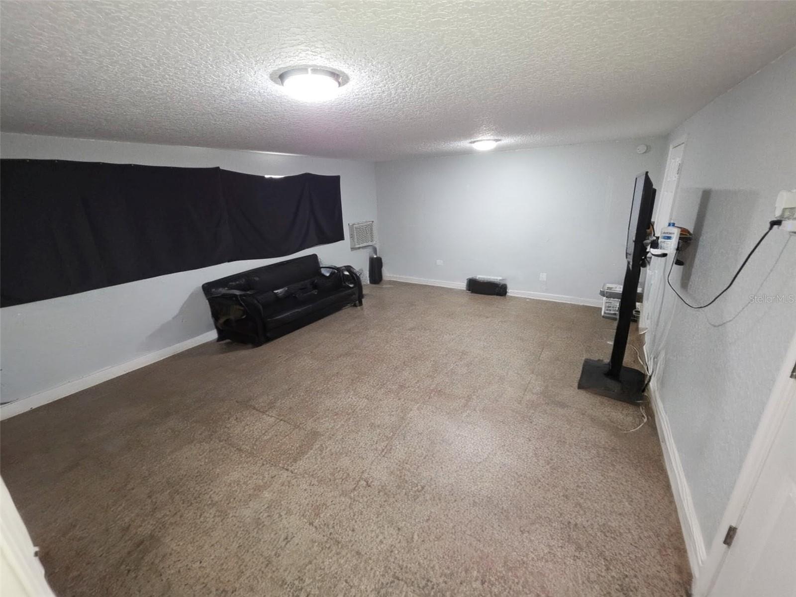 Image 4 of 9 For 4425 Fairview Avenue