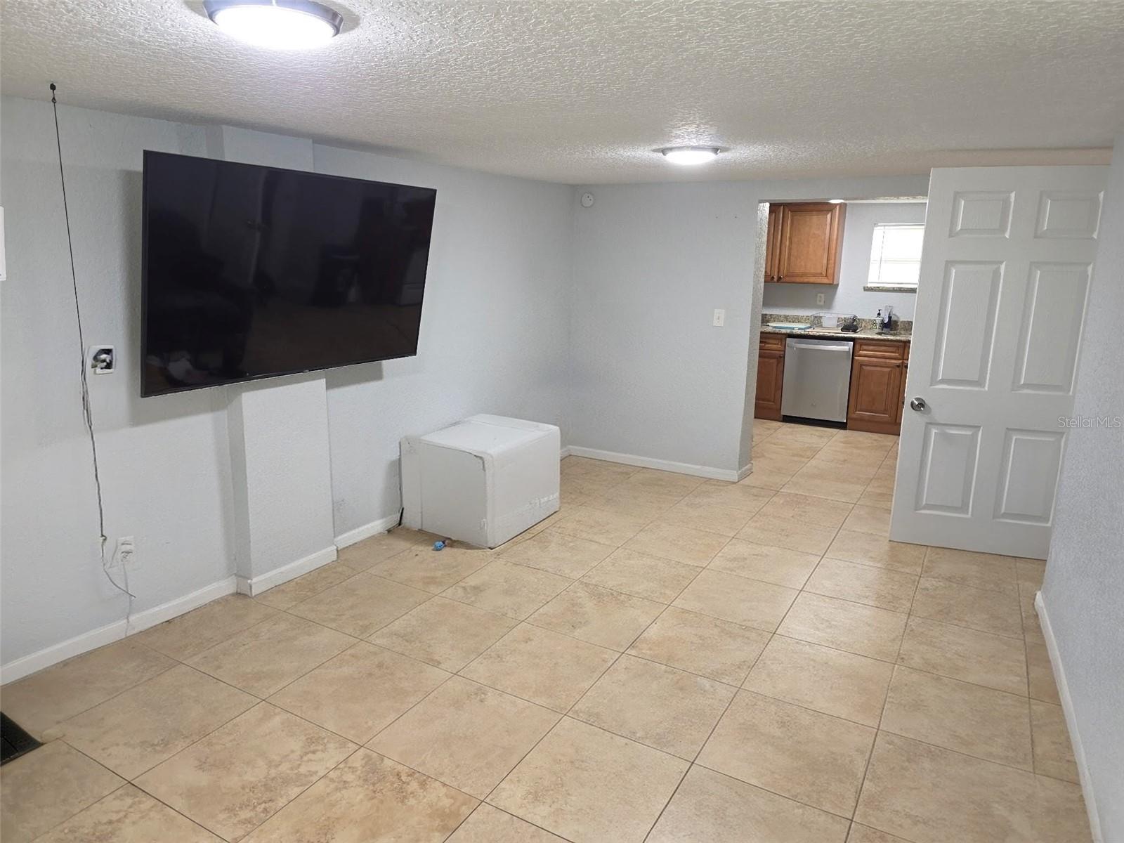 Image 7 of 9 For 4425 Fairview Avenue