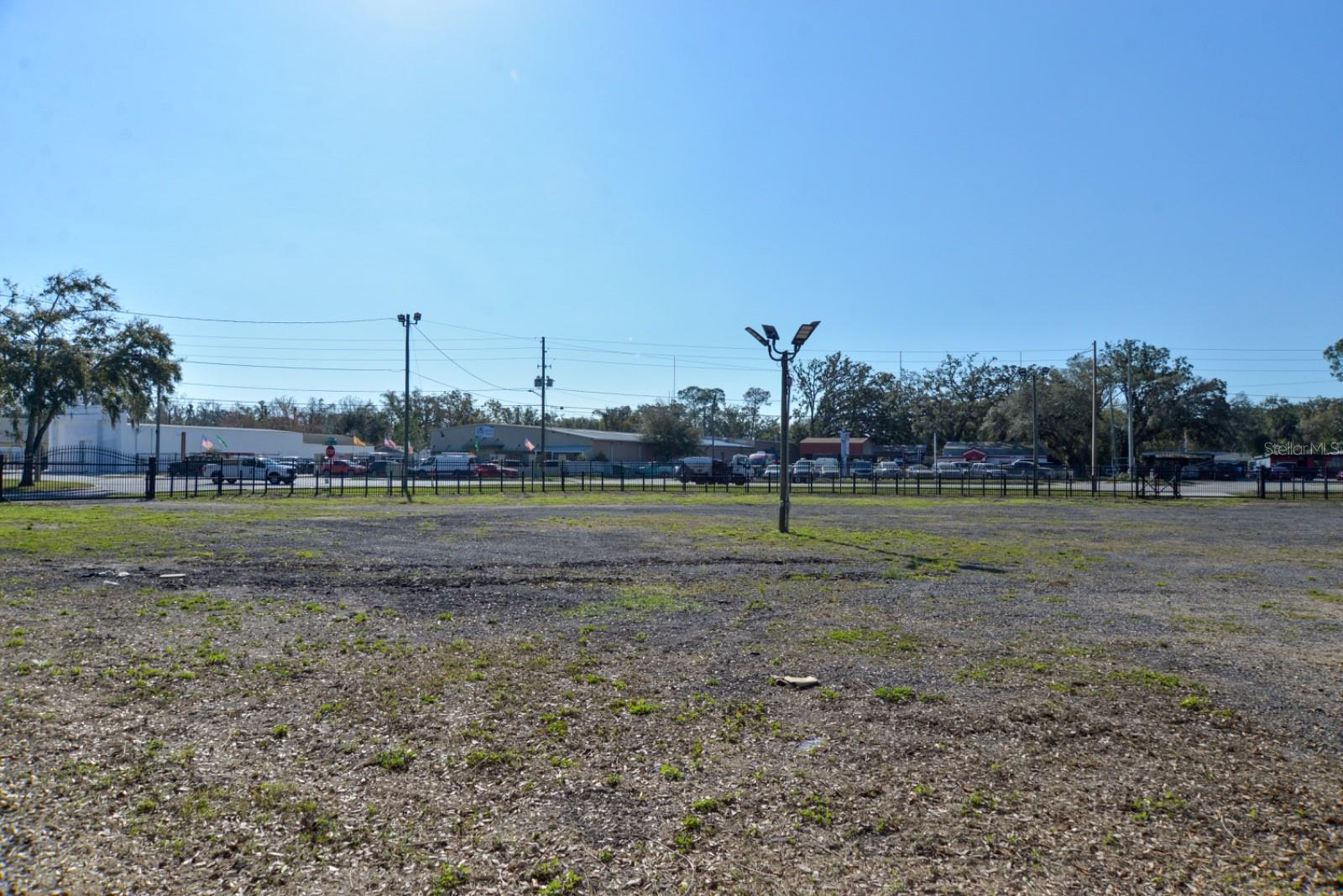 Image 21 of 31 For 5225 Old Winter Garden Road