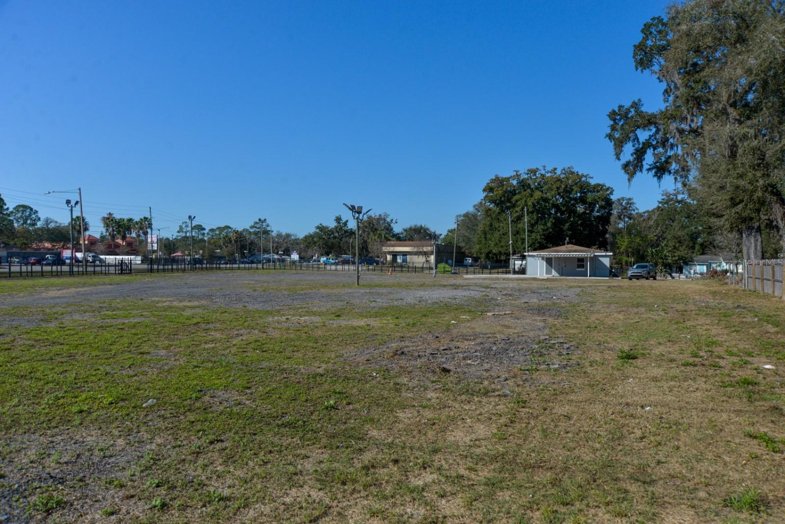 Image 22 of 31 For 5225 Old Winter Garden Road