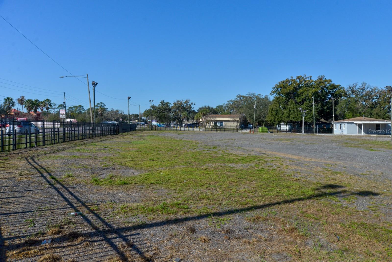 Image 25 of 31 For 5225 Old Winter Garden Road