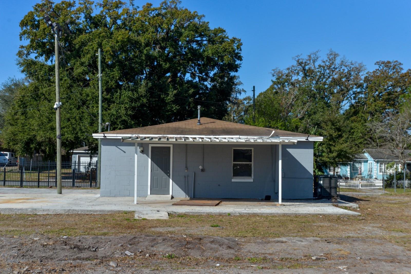 Image 26 of 31 For 5225 Old Winter Garden Road