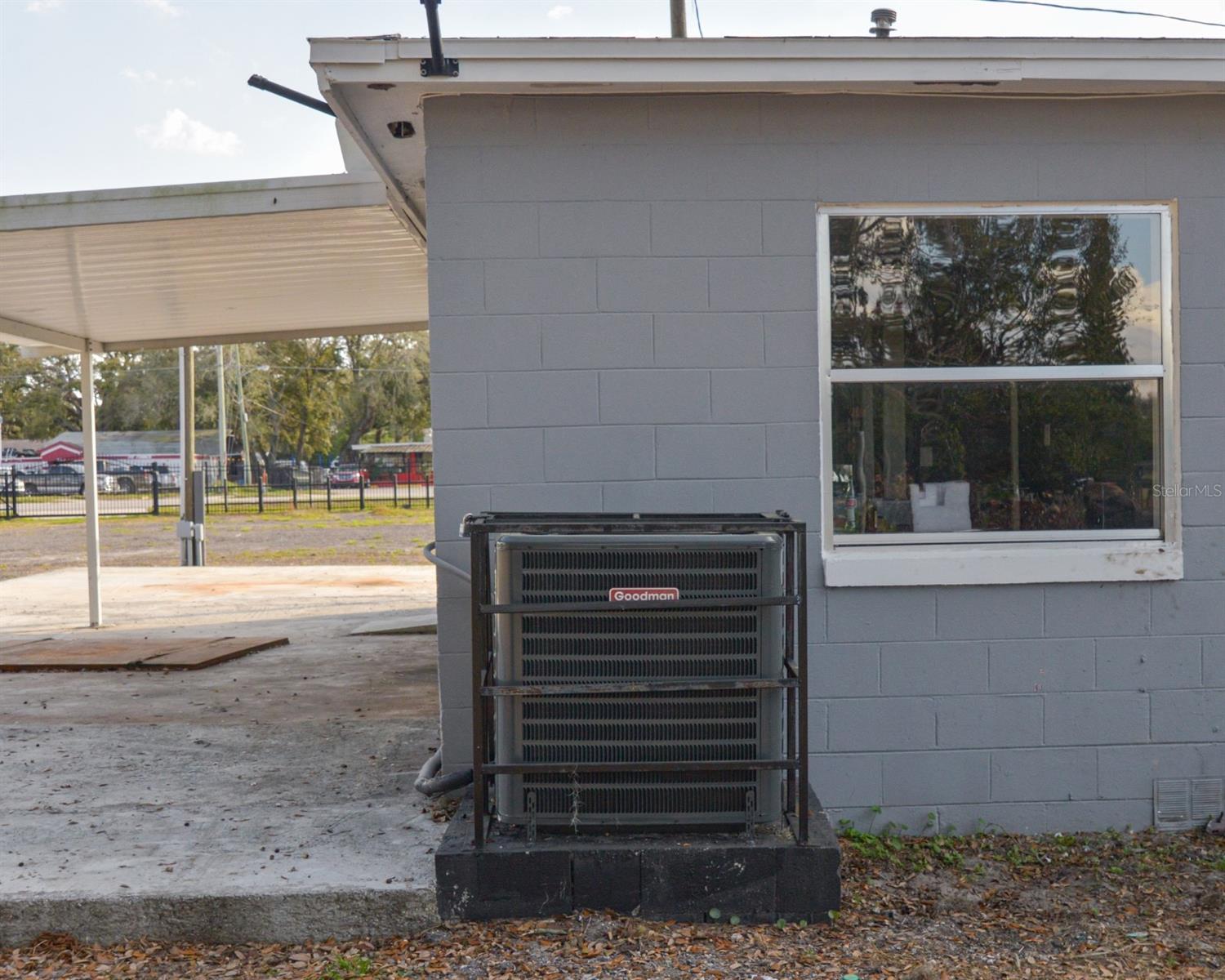 Image 5 of 31 For 5225 Old Winter Garden Road