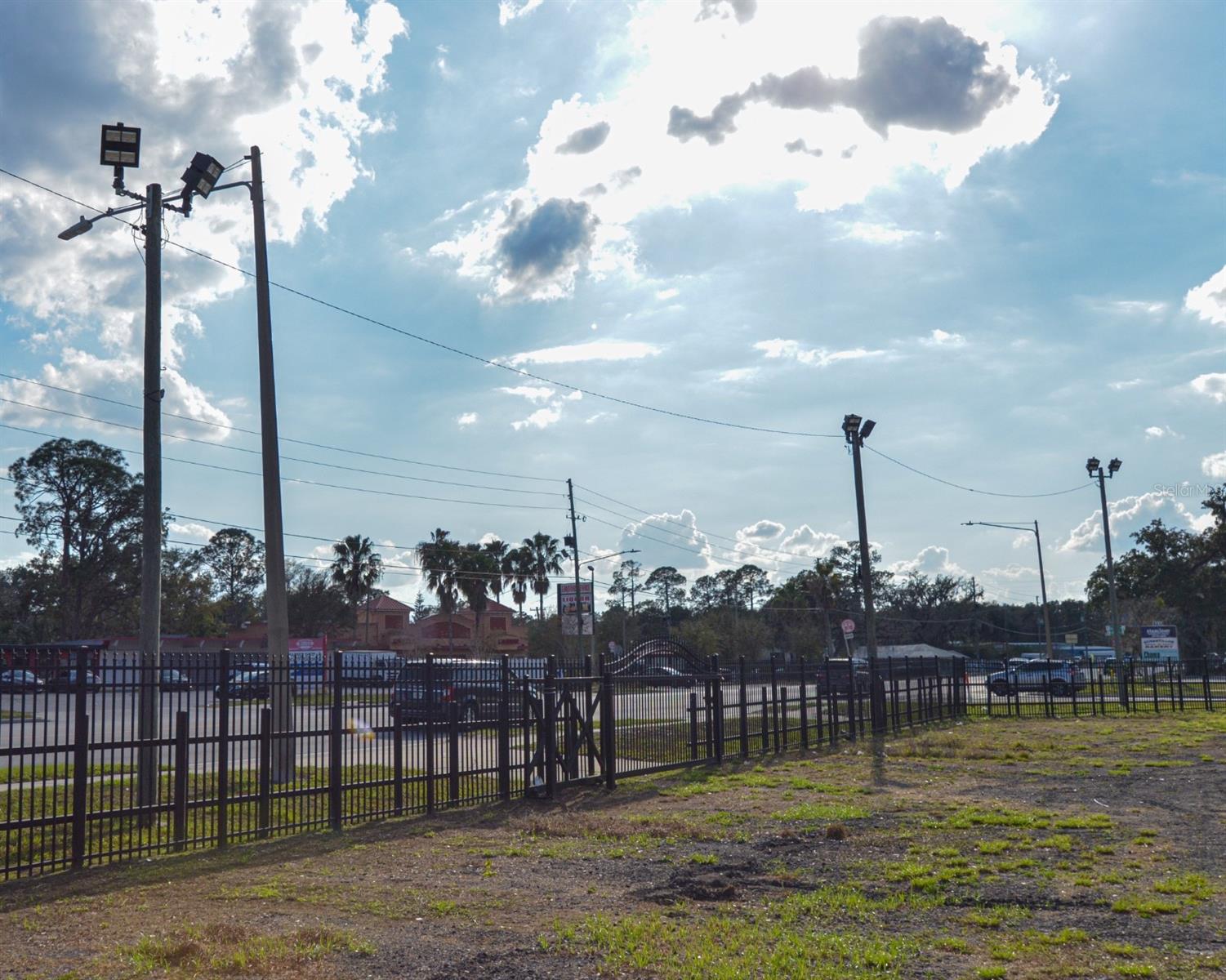 Image 7 of 31 For 5225 Old Winter Garden Road