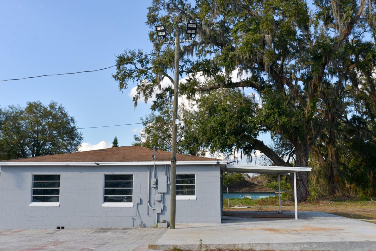 Image 8 of 31 For 5225 Old Winter Garden Road