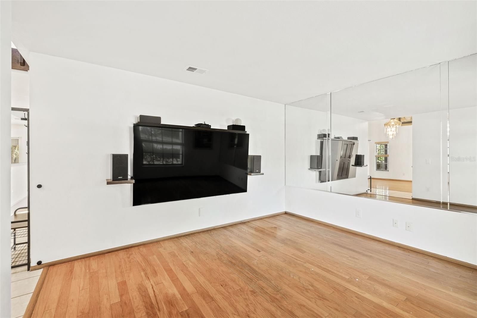 Image 17 of 42 For 1942 Kimberwicke Circle