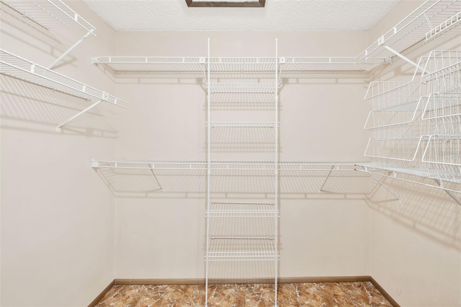 Image 23 of 42 For 1942 Kimberwicke Circle