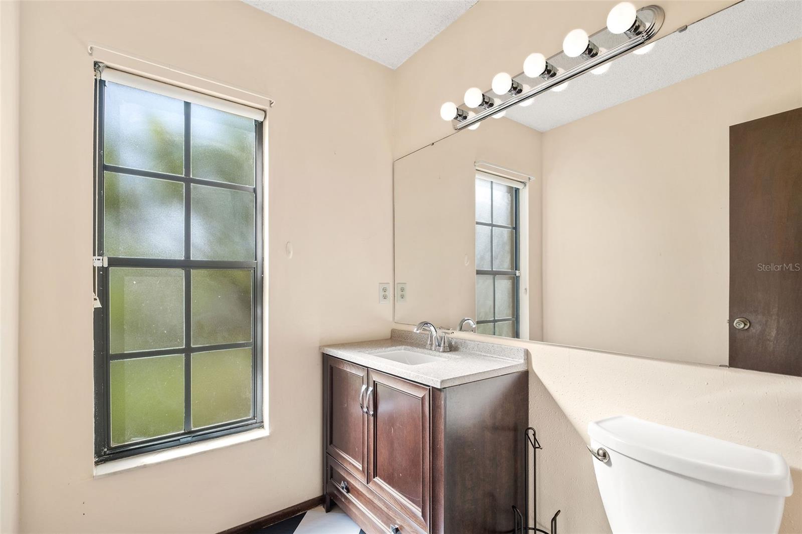 Image 28 of 42 For 1942 Kimberwicke Circle