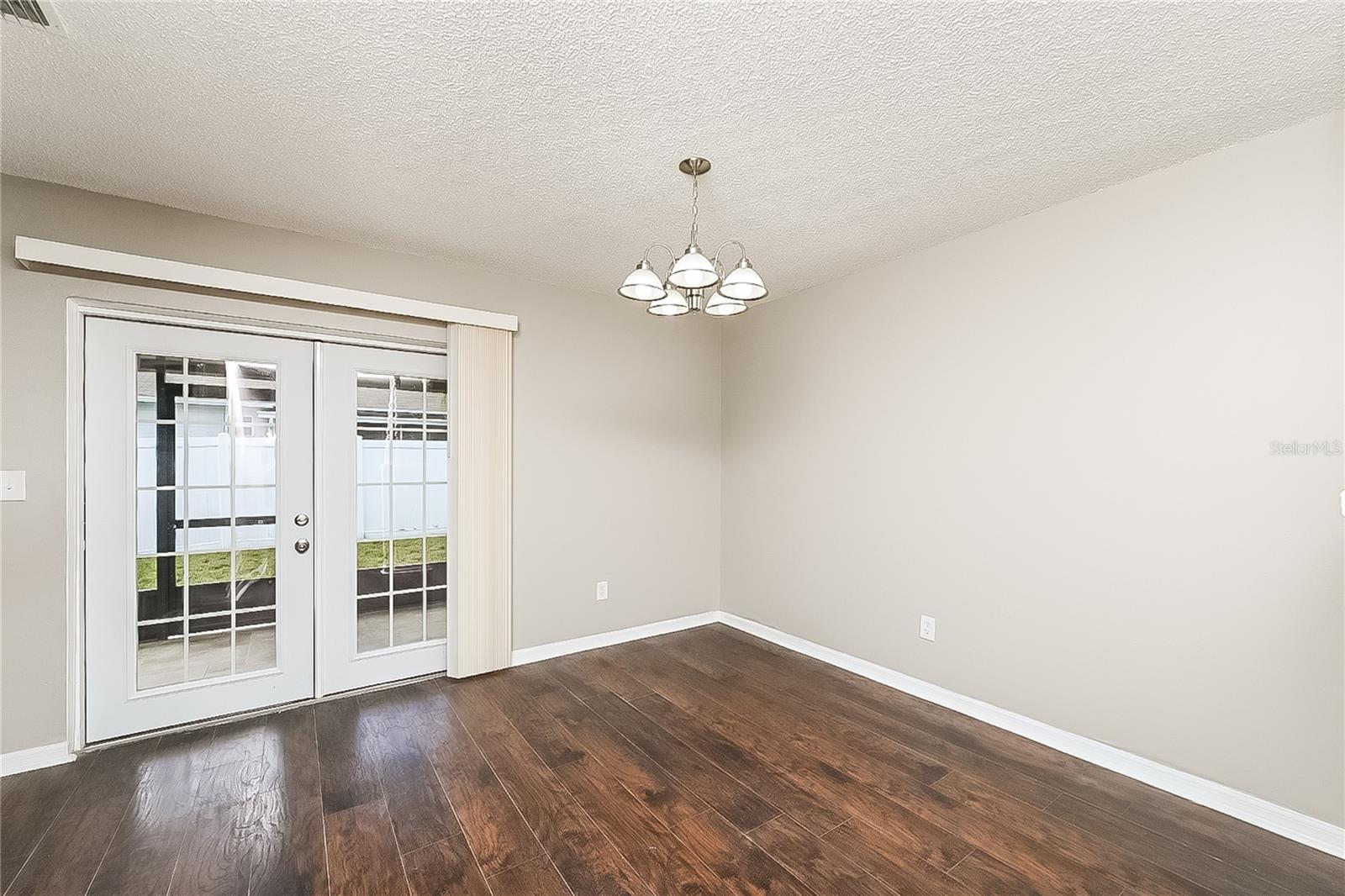 Image 3 of 16 For 1406 Cromwell Drive