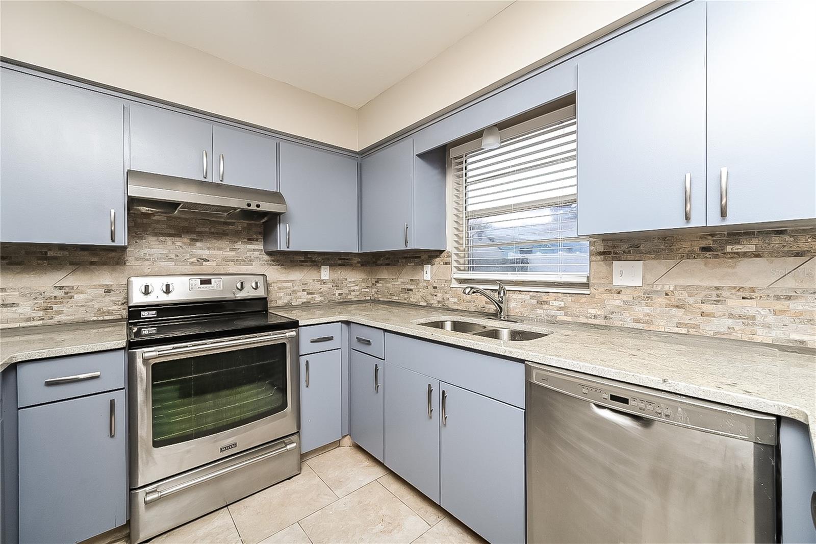 Image 5 of 16 For 1406 Cromwell Drive