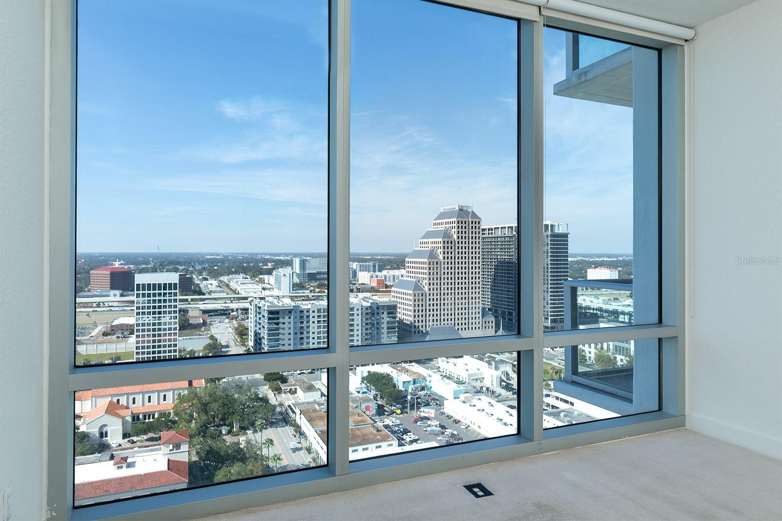 Image 13 of 34 For 150 Robinson Street 2408