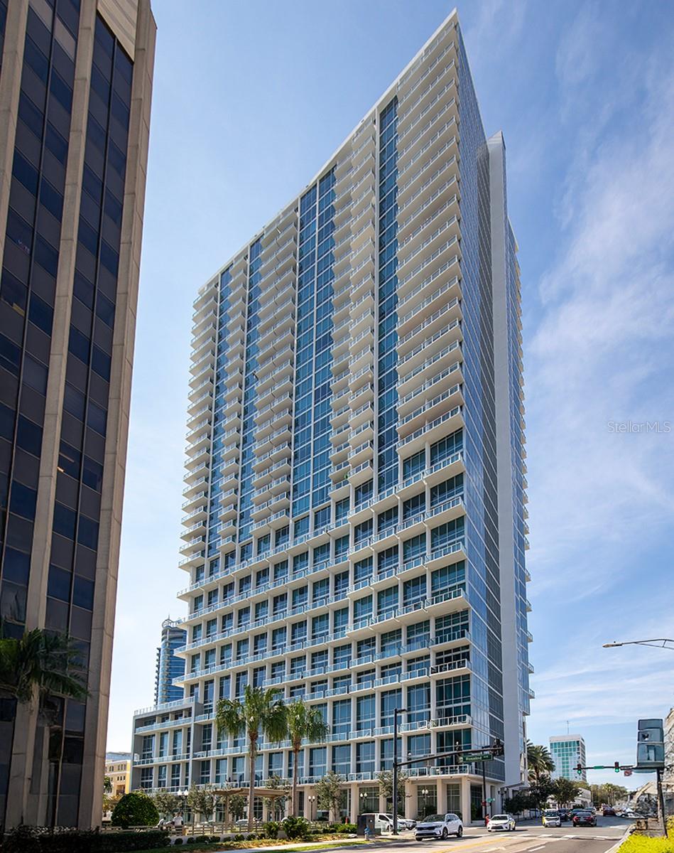 Image 2 of 34 For 150 Robinson Street 2408