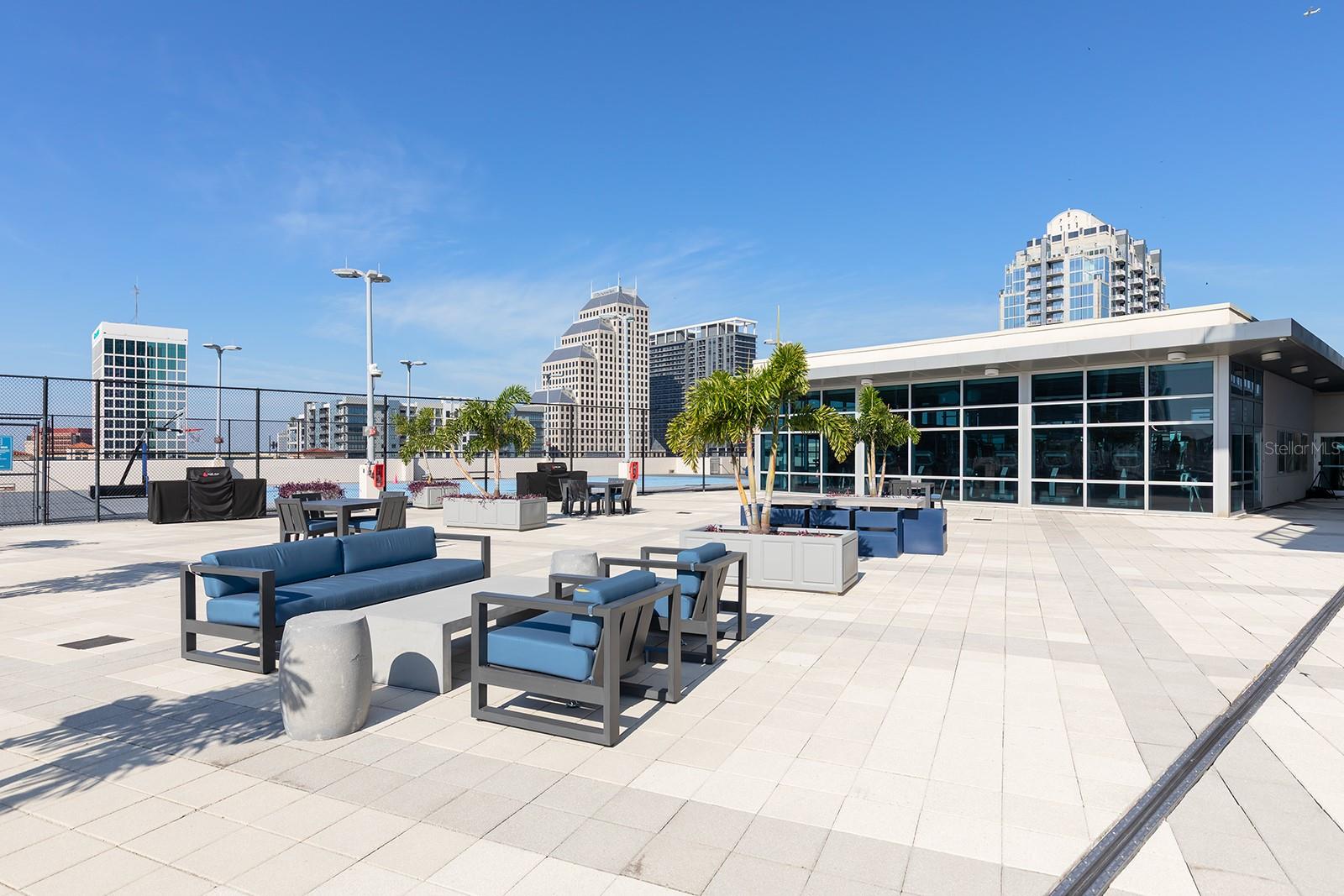 Image 23 of 34 For 150 Robinson Street 2408