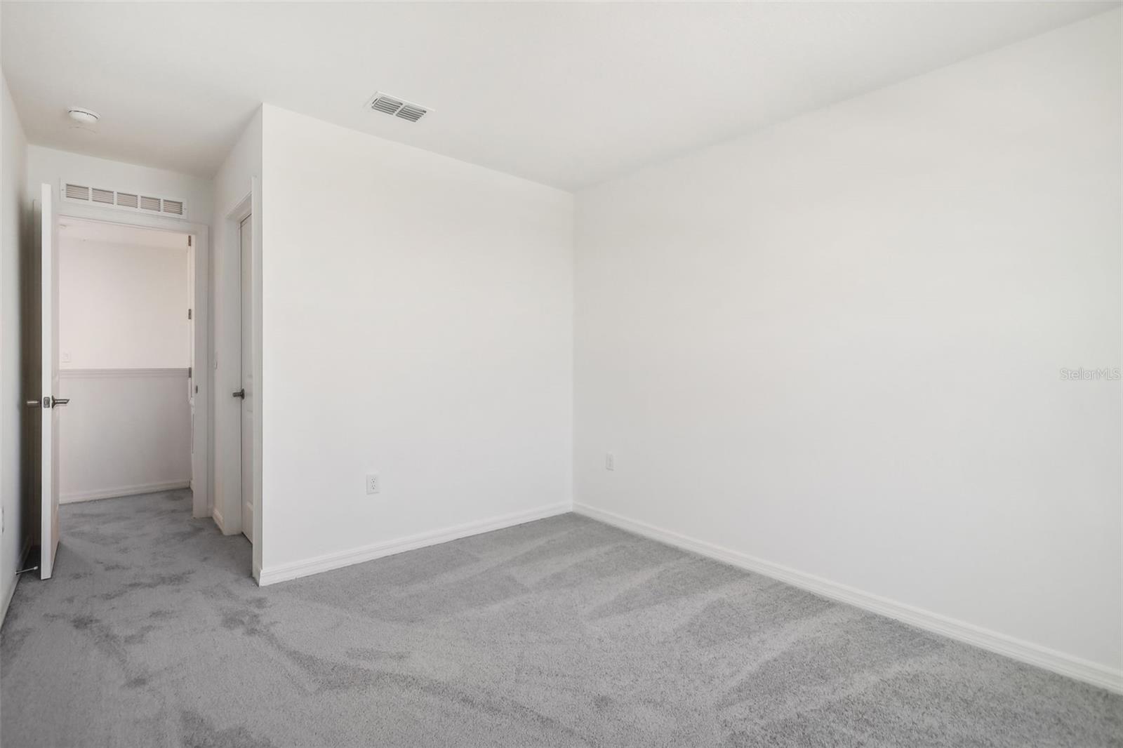 Image 24 of 33 For 5487 Meadow Walk Drive